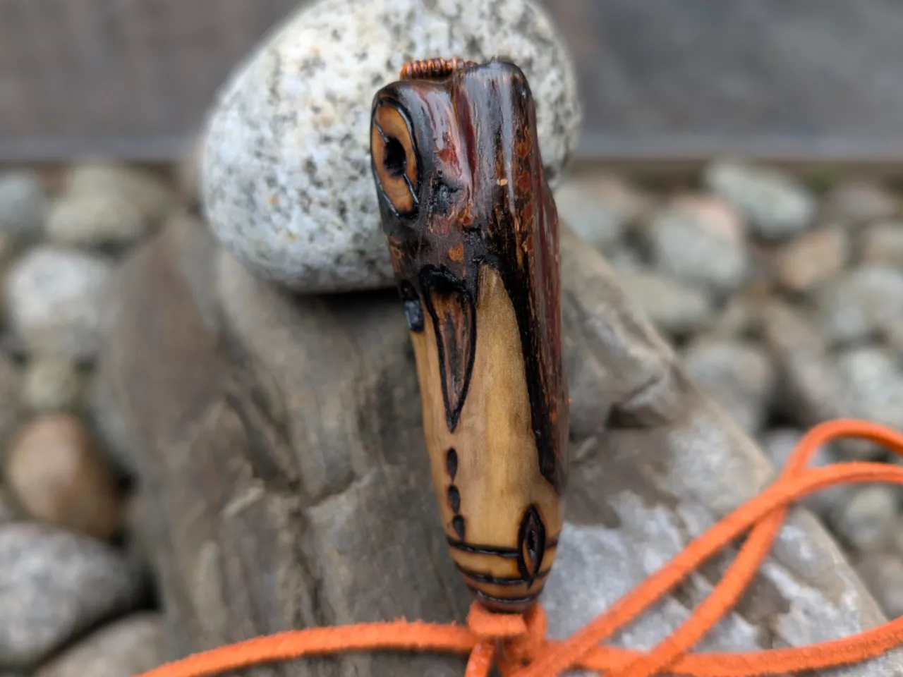 ZNAKI CZASU- wisiorek na rzemyku